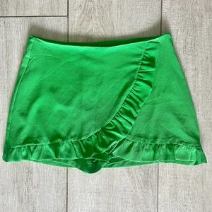MILK + HONEY LA Kelly Green Ruffle Skort | Medium